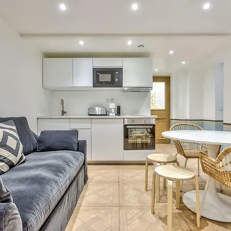 86 - Urban Charming *